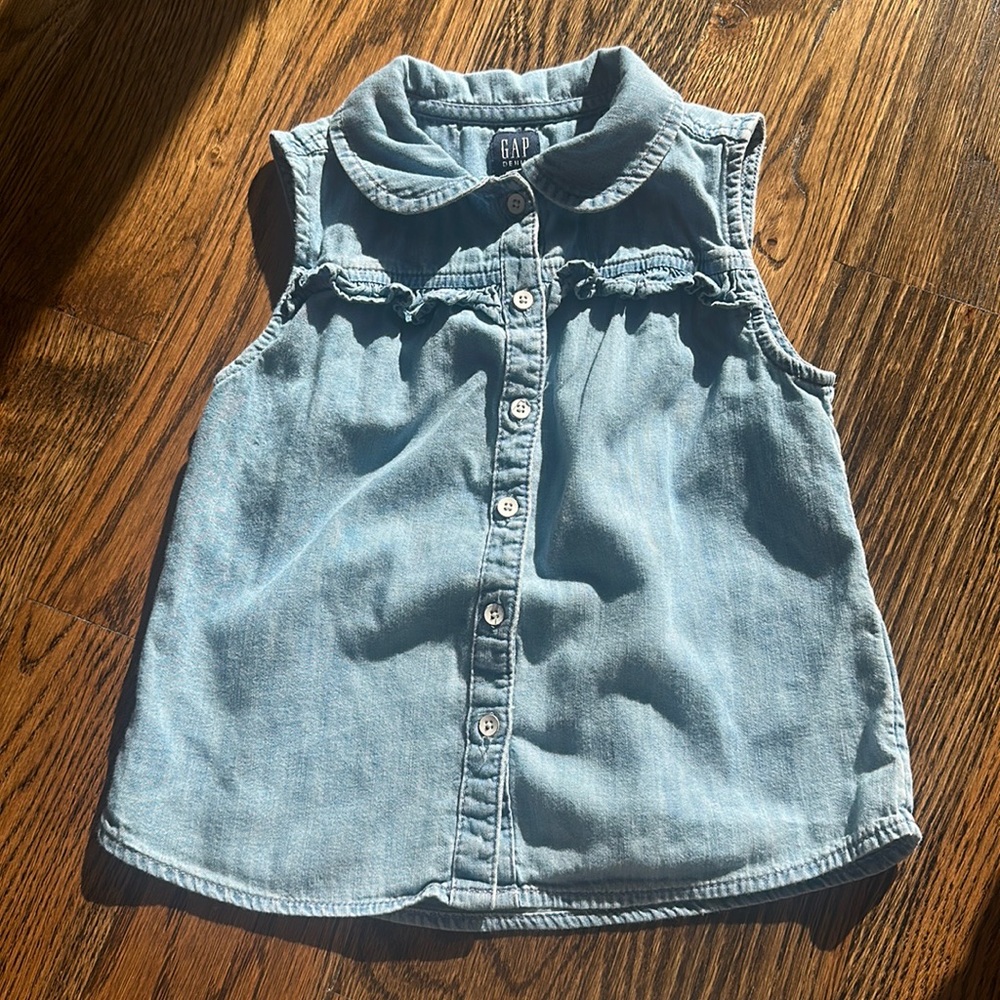 Adorable Sleeveless Chambray Shirt